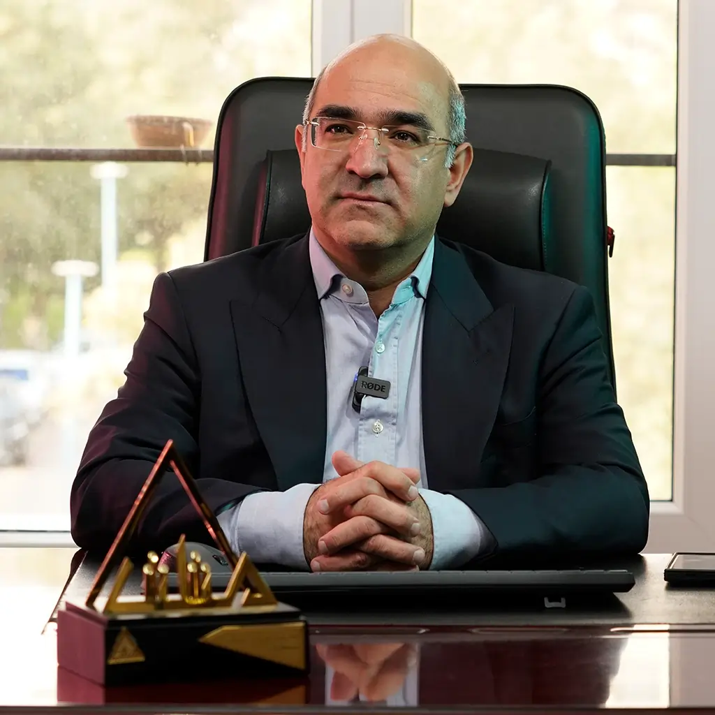 دکتر احمد میرابی